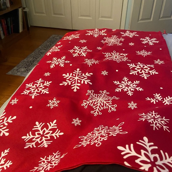 Holiday Red Snowflake gift bag - Picture 1 of 7
